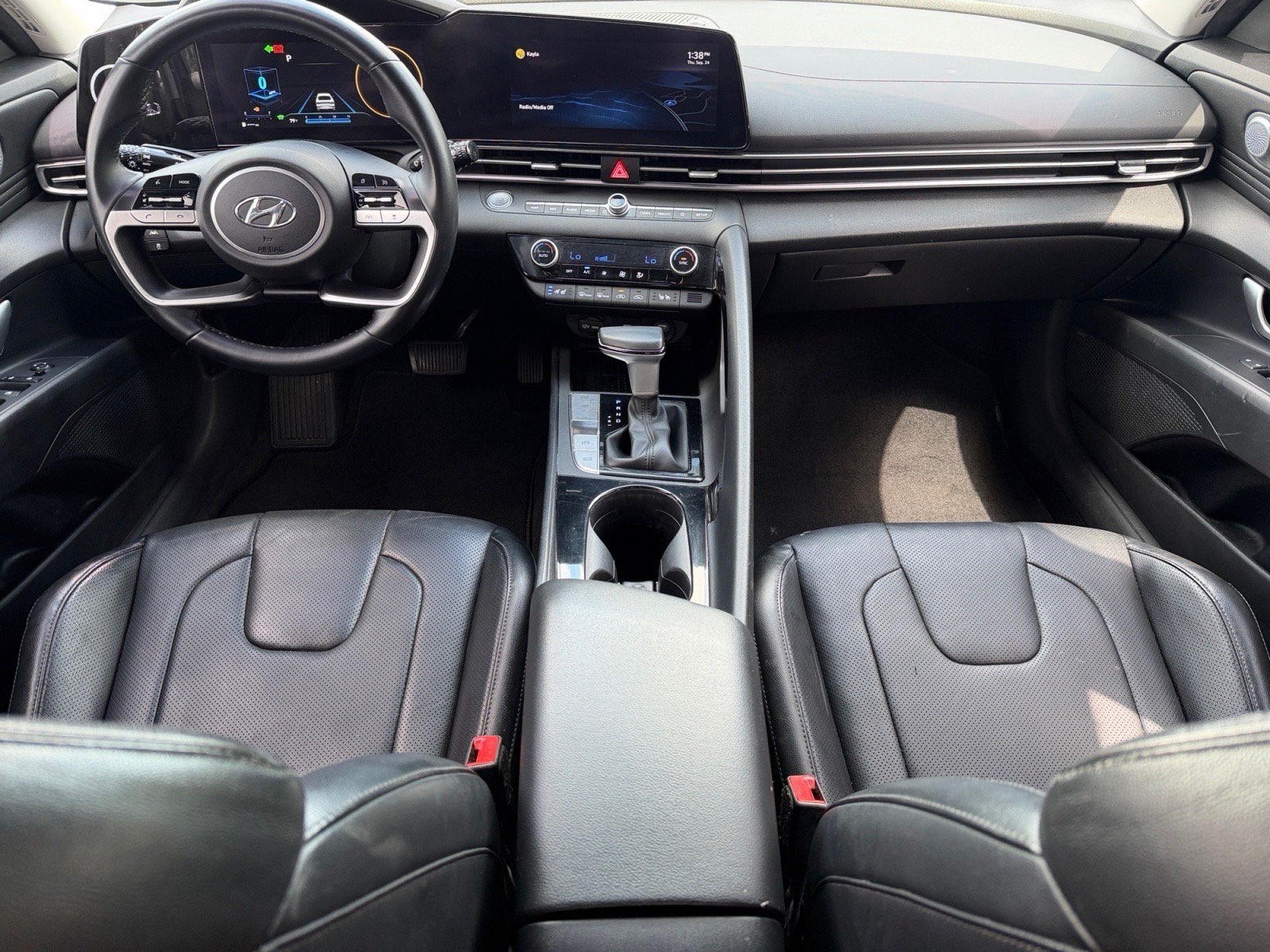 Used 2022 Hyundai Elantra Limited FWD image 17