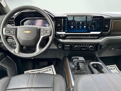 Used 2024 Chevrolet Silverado 1500 High Country w/ High Country Premium Package AWD/4WD image 12