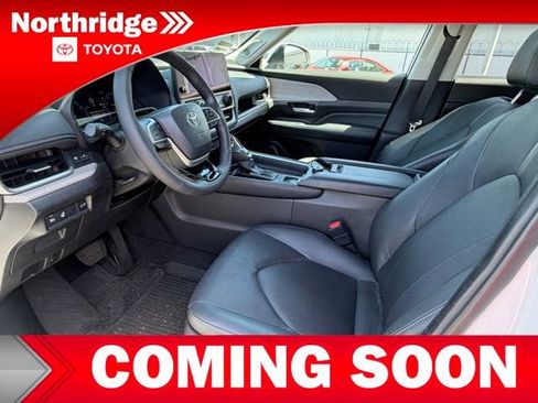 Used 2024 Toyota Grand Highlander AWD image 5