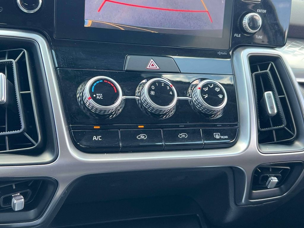 Certified 2023 Kia Sorento LX FWD image 29