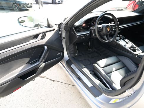 Used 2020 Porsche 911 Carrera S image 15