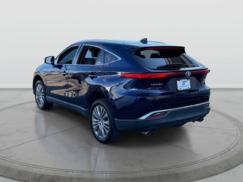 Used 2021 Toyota Venza XLE w/ Softex Package AWD/4WD image 4