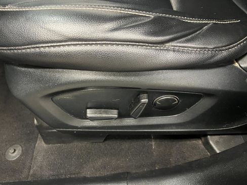 Used 2020 Ford Explorer XLT w/ Equipment Group 202A image 24