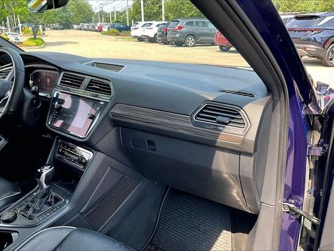 Used 2022 Volkswagen Tiguan SEL R-Line AWD/4WD image 13