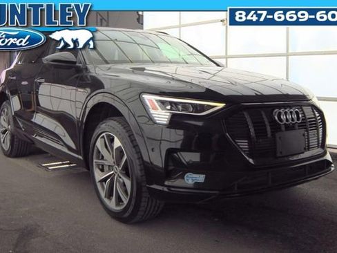 Used 2021 Audi e-tron Premium Plus w/ Premium Plus Package image 3