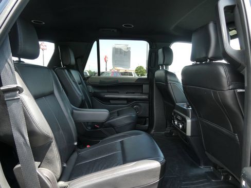 Used 2020 Ford Expedition XLT w/ Equipment Group 202A AWD/4WD image 15