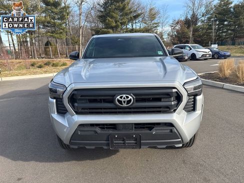 Used 2025 Toyota Tacoma SR image 2