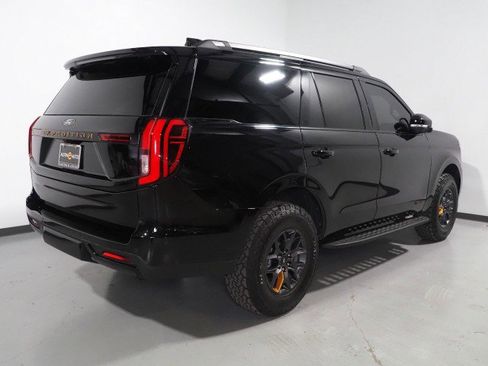 Used 2025 Ford Expedition Tremor image 6