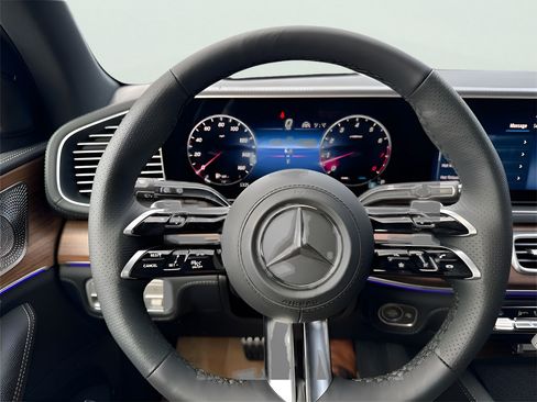 New 2026 Mercedes-Benz GLS 580 4MATIC image 13