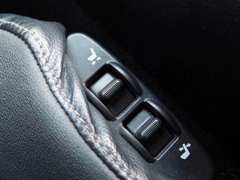 Used 2016 Nissan 370Z Touring RWD image 20