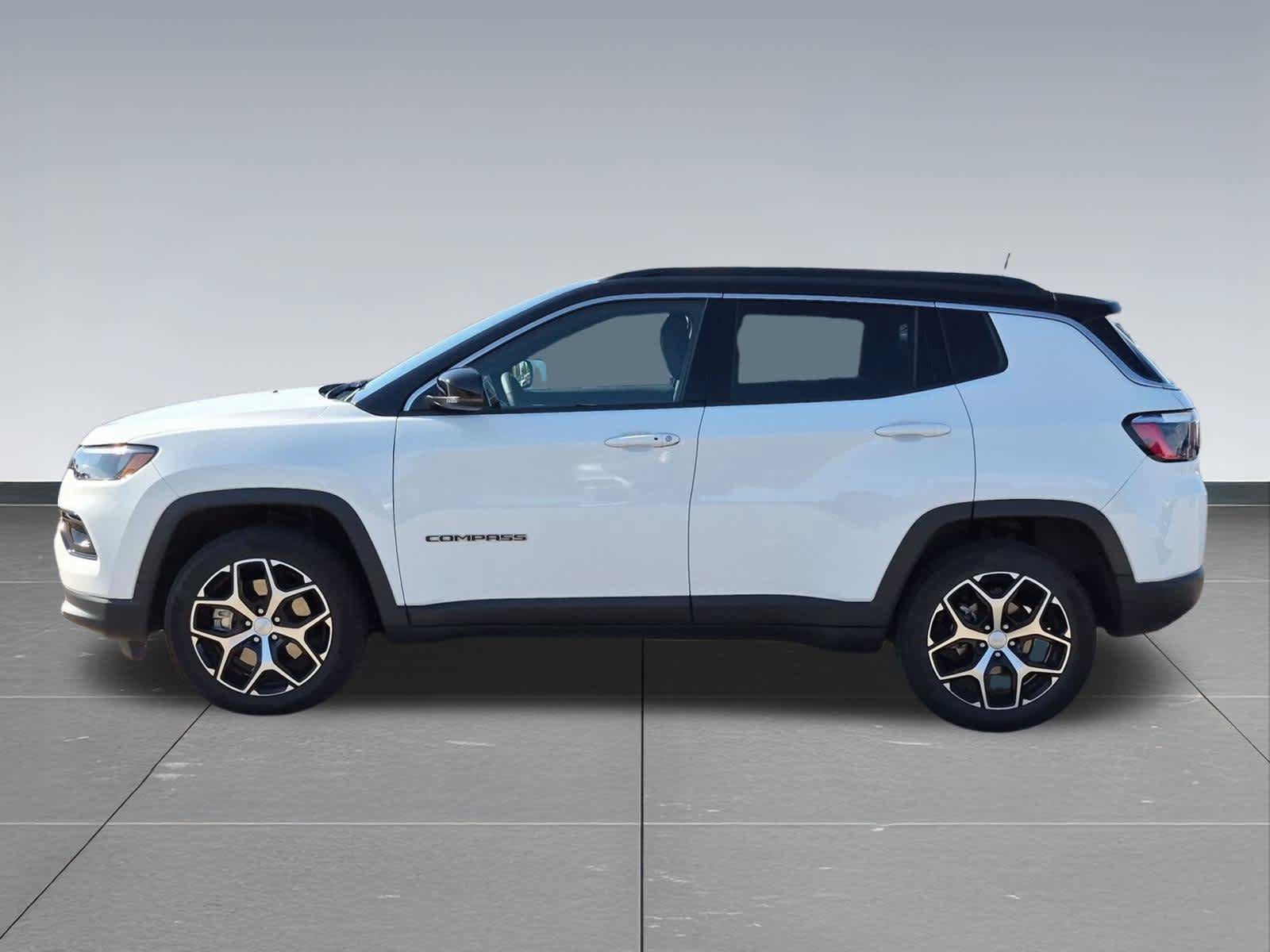 Used 2024 Jeep Compass Limited AWD/4WD image 3