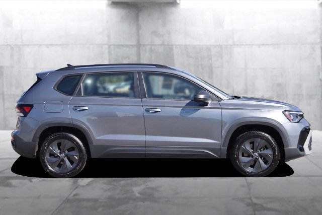 Used 2025 Volkswagen Taos S FWD image 5
