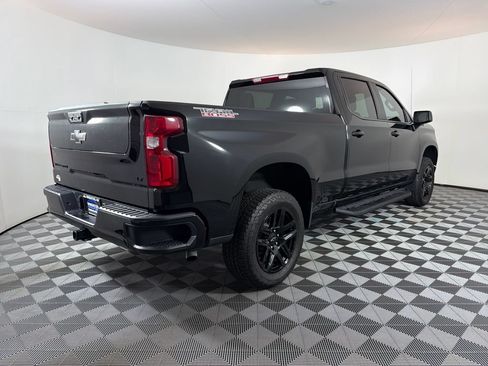 Used 2025 Chevrolet Silverado 1500 LT Trail Boss w/ LPO, Dark Essentials Package AWD/4WD image 3