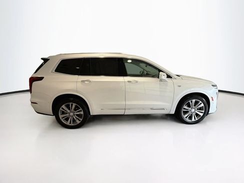 Used 2024 Cadillac XT6 Premium Luxury w/ Technology Package AWD/4WD image 7