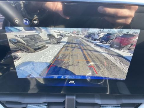 New 2026 Chevrolet Equinox LT w/ Convenience Package II image 17