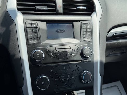 Used 2014 Ford Fusion SE w/ Equipment Group 201A FWD image 22