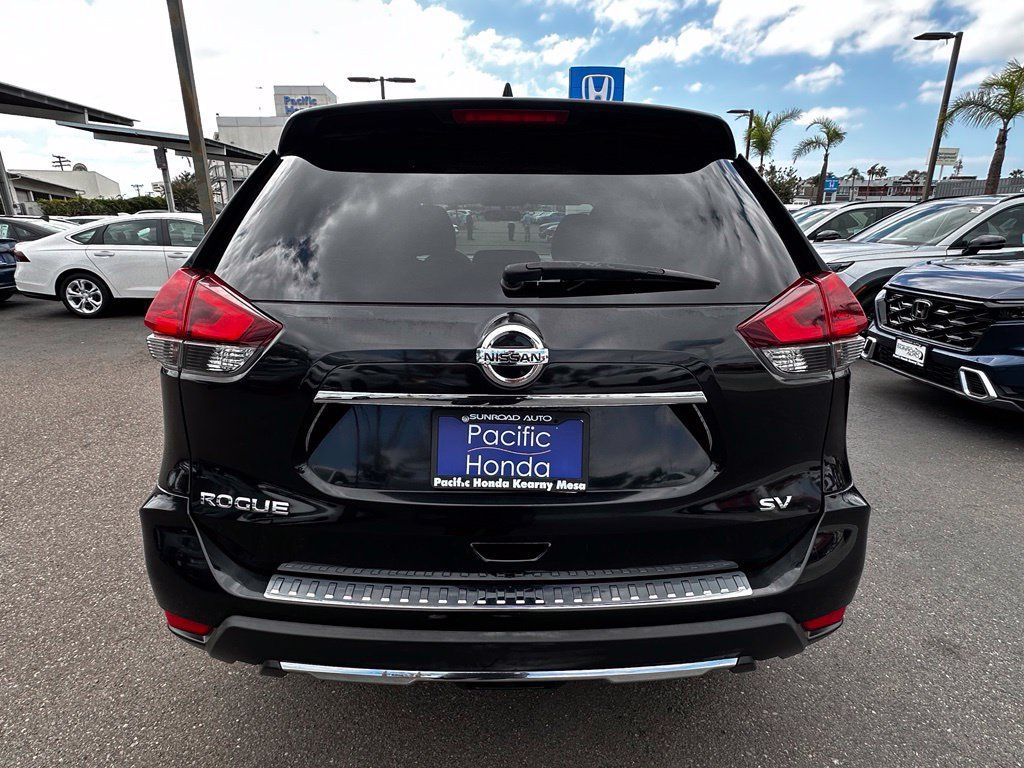 Used 2018 Nissan Rogue SV FWD image 7