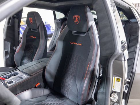 Used 2023 Lamborghini Urus Performante image 43