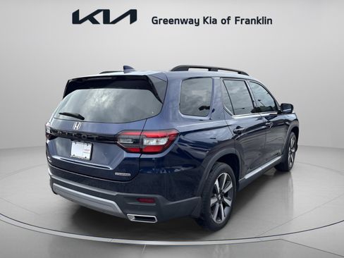Used 2023 Honda Pilot Touring image 7