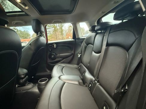 Used 2015 MINI Cooper 4-Door Hardtop image 18