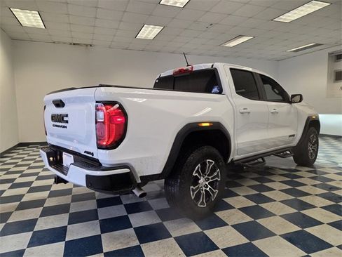 Used 2025 GMC Canyon AT4 w/ AT4 Premium Package image 8