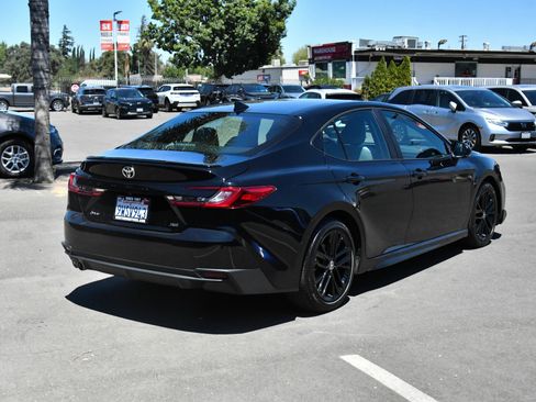 Used 2026 Toyota Camry SE w/ Convenience Package FWD image 8