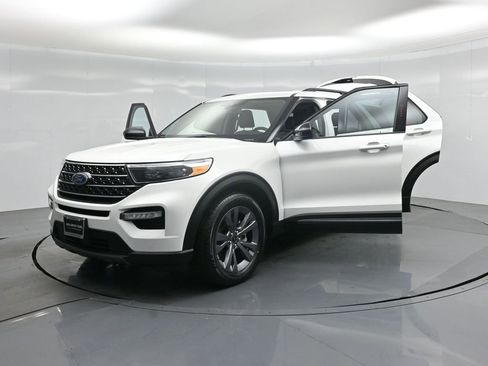 Certified 2023 Ford Explorer XLT w/ Equipment Group 202A image 32