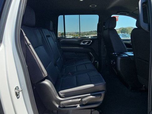 Used 2024 Chevrolet Suburban RST RWD image 26