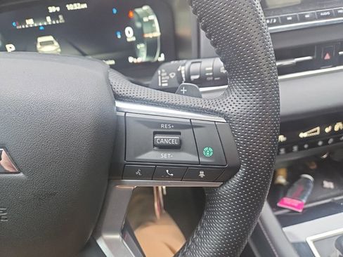 Used 2023 Mitsubishi Outlander SE image 20