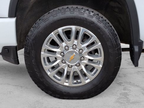 Used 2021 Chevrolet Silverado 2500 High Country w/ Safety Package II image 17