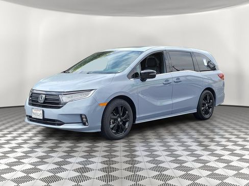 Certified 2023 Honda Odyssey Sport image 3
