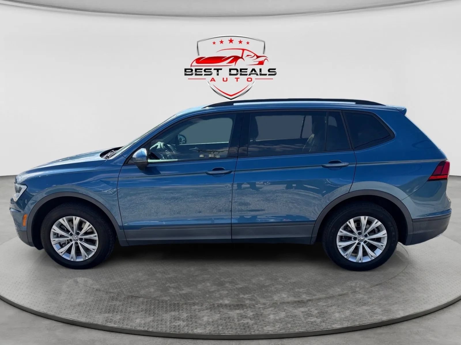 Used 2019 Volkswagen Tiguan S FWD image 2