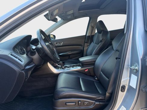 Used 2018 Acura TLX FWD image 11
