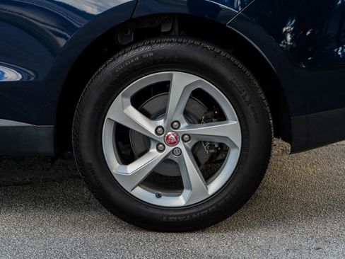 Used 2017 Jaguar F-PACE Premium image 10