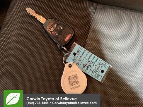 Used 2013 Dodge Avenger SE image 26