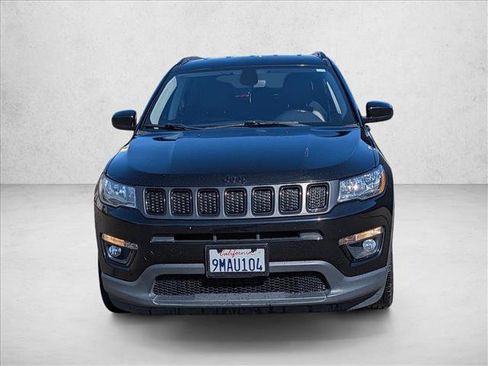 Used 2020 Jeep Compass Latitude FWD image 2
