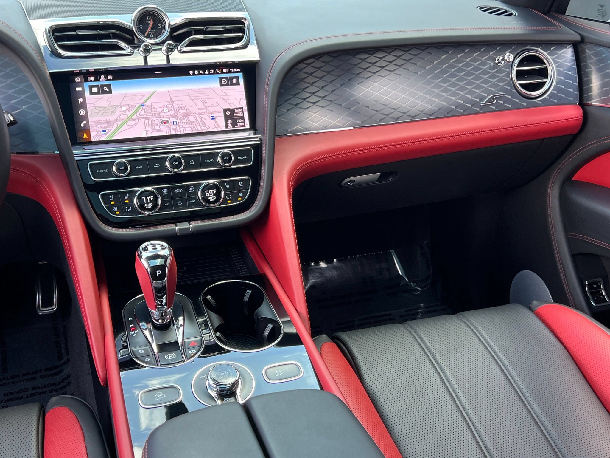 Certified 2024 Bentley Bentayga AWD/4WD image 33