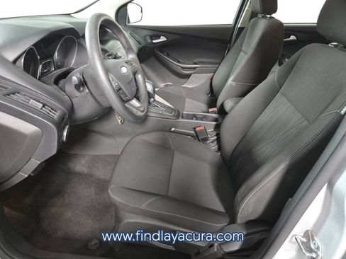 Used 2018 Ford Focus SE FWD image 12