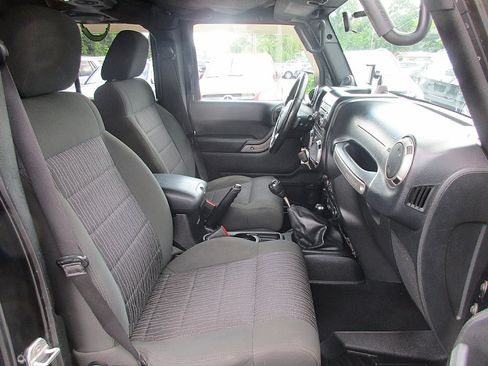 Used 2012 Jeep Wrangler Unlimited Sport image 17