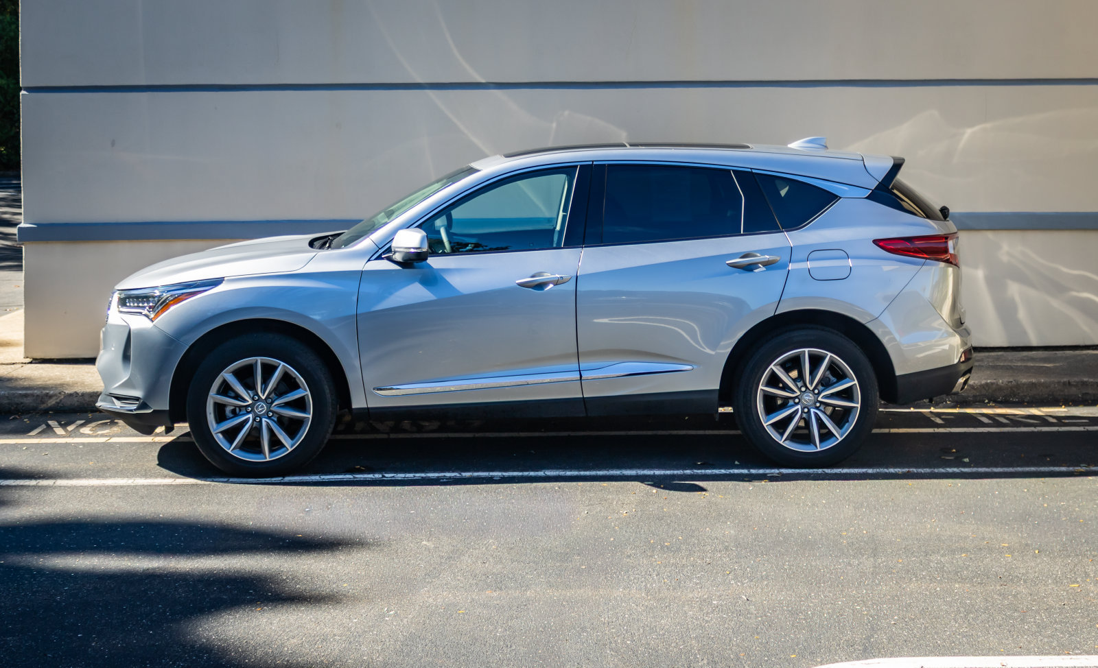 Used 2024 Acura RDX w/ Technology Package AWD/4WD image 4