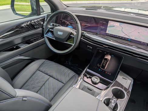 New 2026 Cadillac Escalade IQ Sport 1 w/ LPO, ONYX Package AWD/4WD image 11