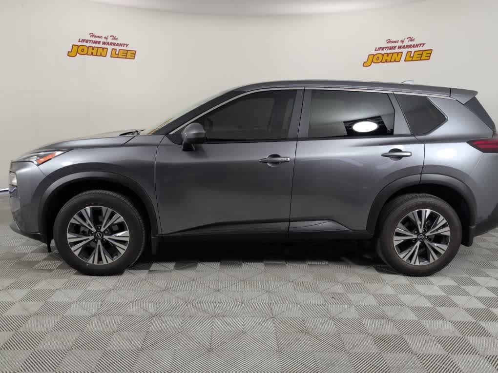 Used 2023 Nissan Rogue SV FWD image 2
