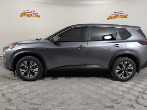 Used 2023 Nissan Rogue SV FWD image 2