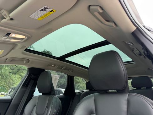 Certified 2023 Volvo XC60 B5 Ultimate AWD/4WD image 25