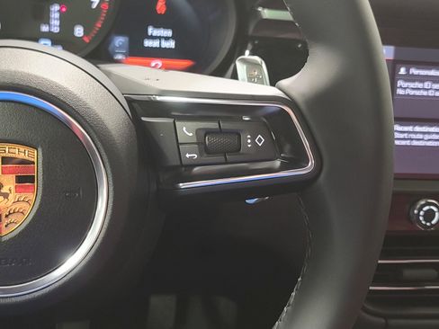 New 2026 Porsche Macan image 18