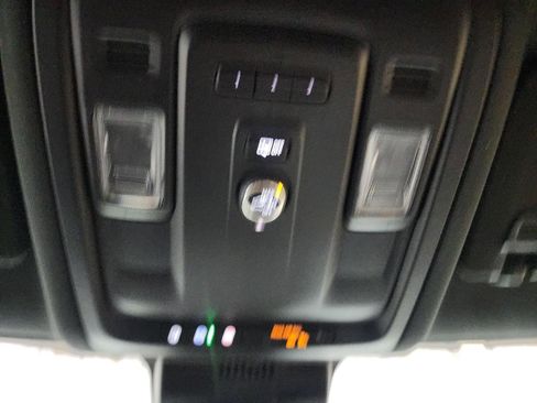 Used 2024 Chevrolet Suburban LT image 24