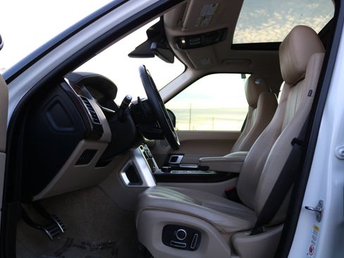 Used 2016 Land Rover Range Rover Supercharged image 20