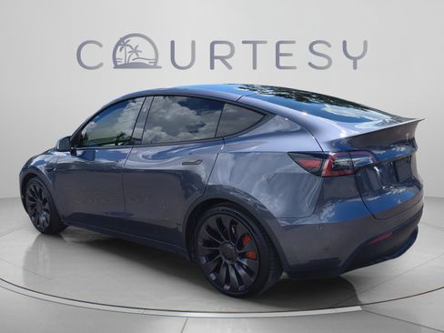 Used 2023 Tesla Model Y Performance AWD/4WD image 3