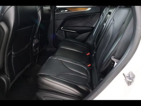 Used 2019 Lincoln MKC Reserve w/ MKC Technology Package FWD image 10