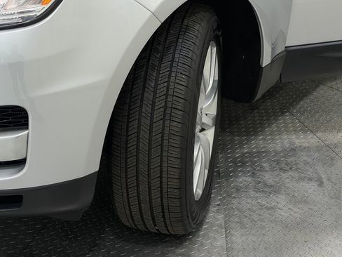 Used 2017 Land Rover Range Rover Sport HSE image 36